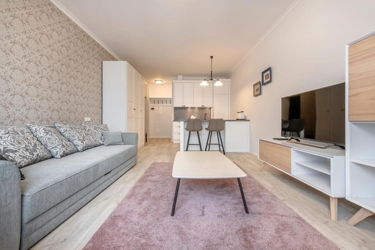 Happy Inn Just Studio, Self Check-In-24X7,Parking-In-The-Underground-Garage VNO Exteriör bild